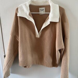 NWOT Abercrombie & Fitch Women's V-Neck Sweater in Tan and White